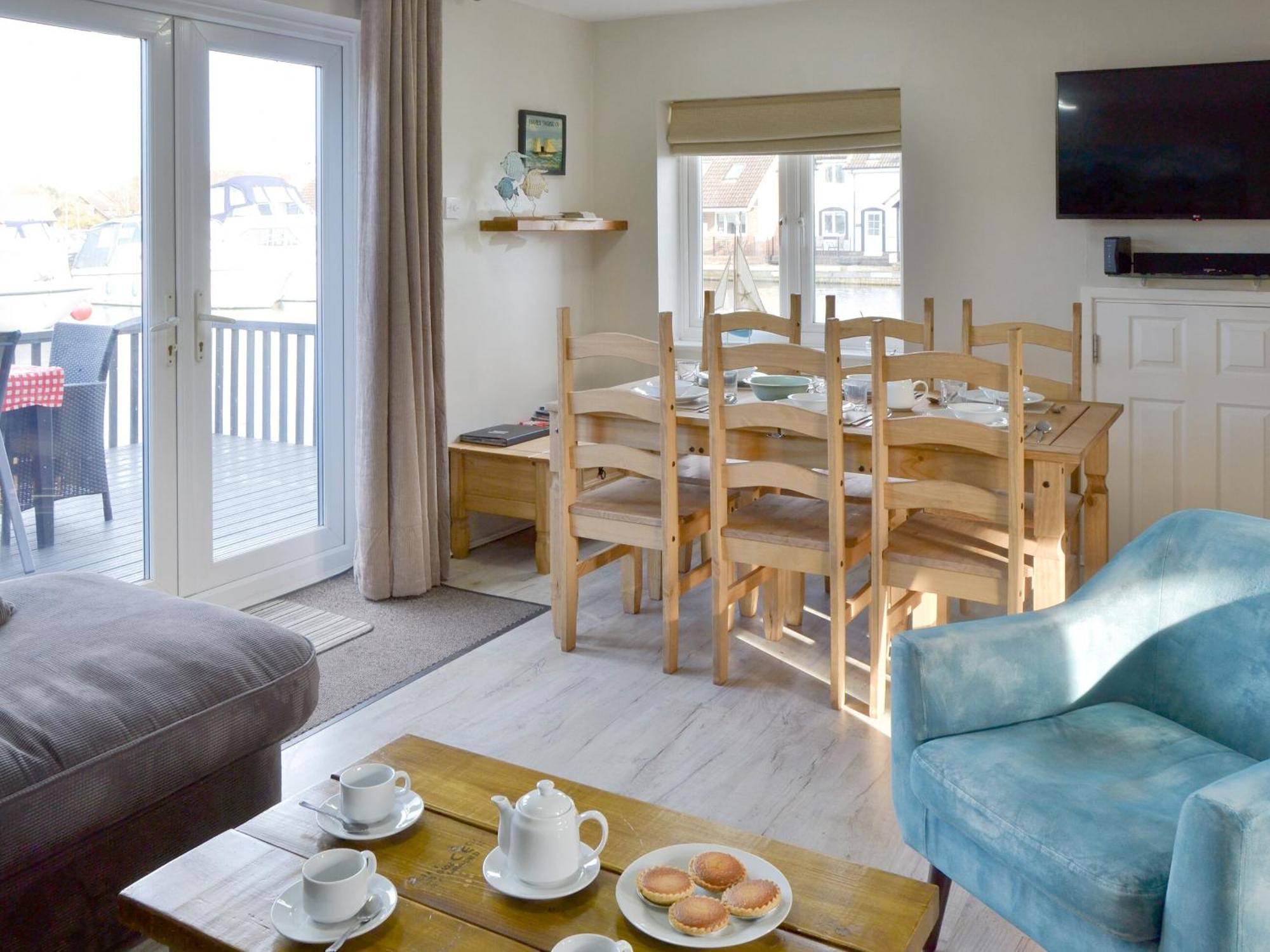Villa Davids Island à Wroxham Extérieur photo