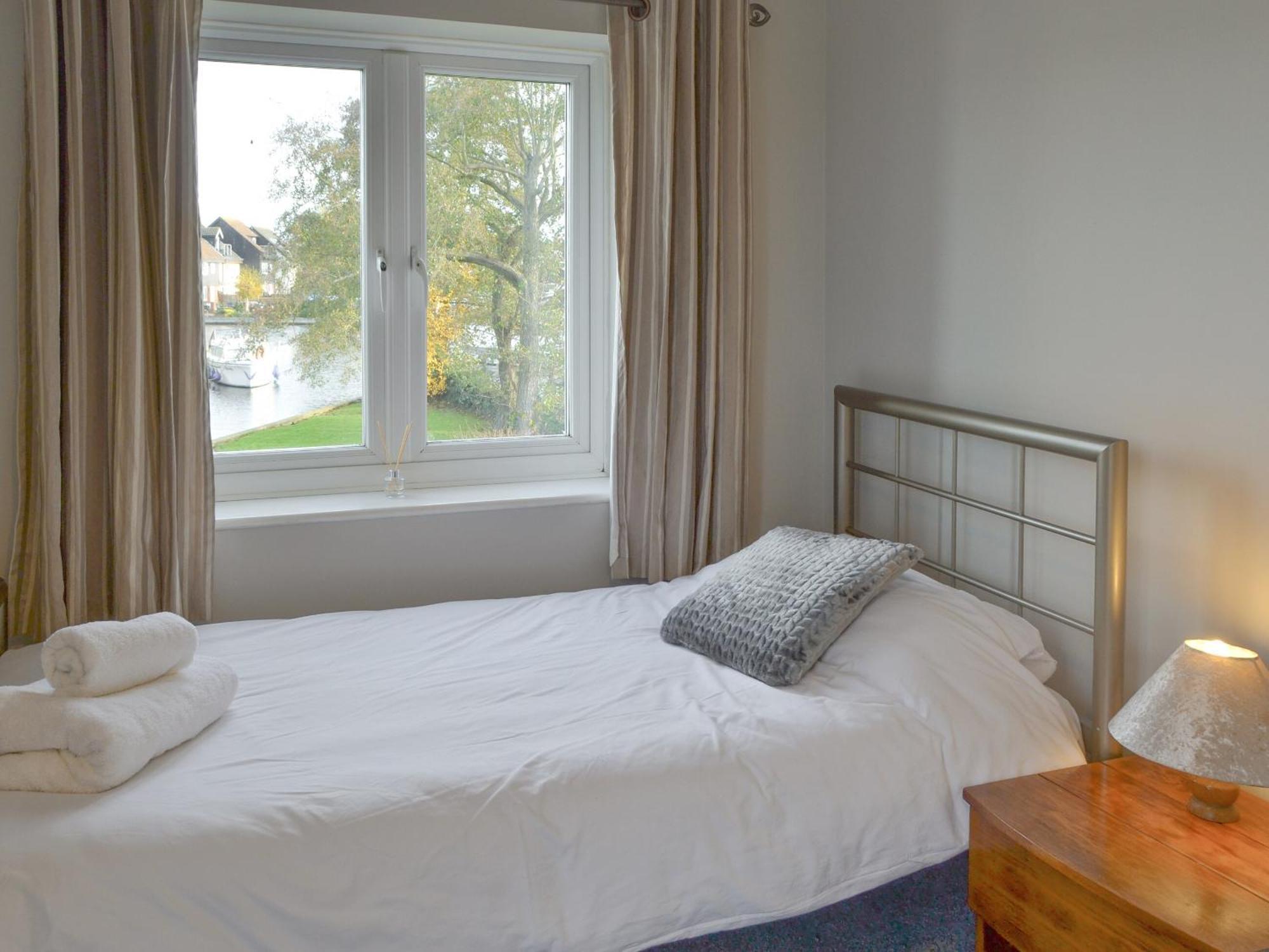 Villa Davids Island à Wroxham Extérieur photo