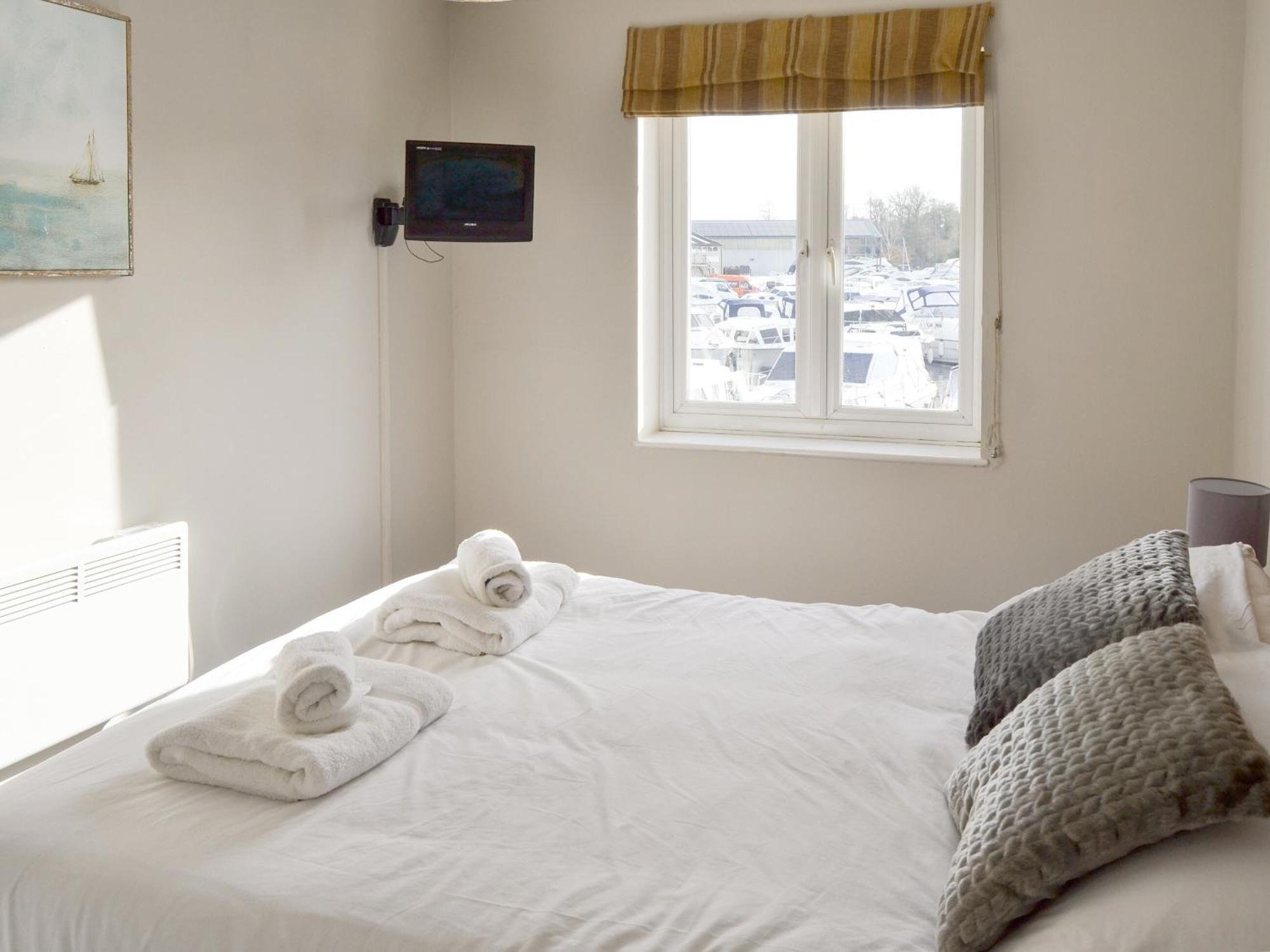 Villa Davids Island à Wroxham Extérieur photo